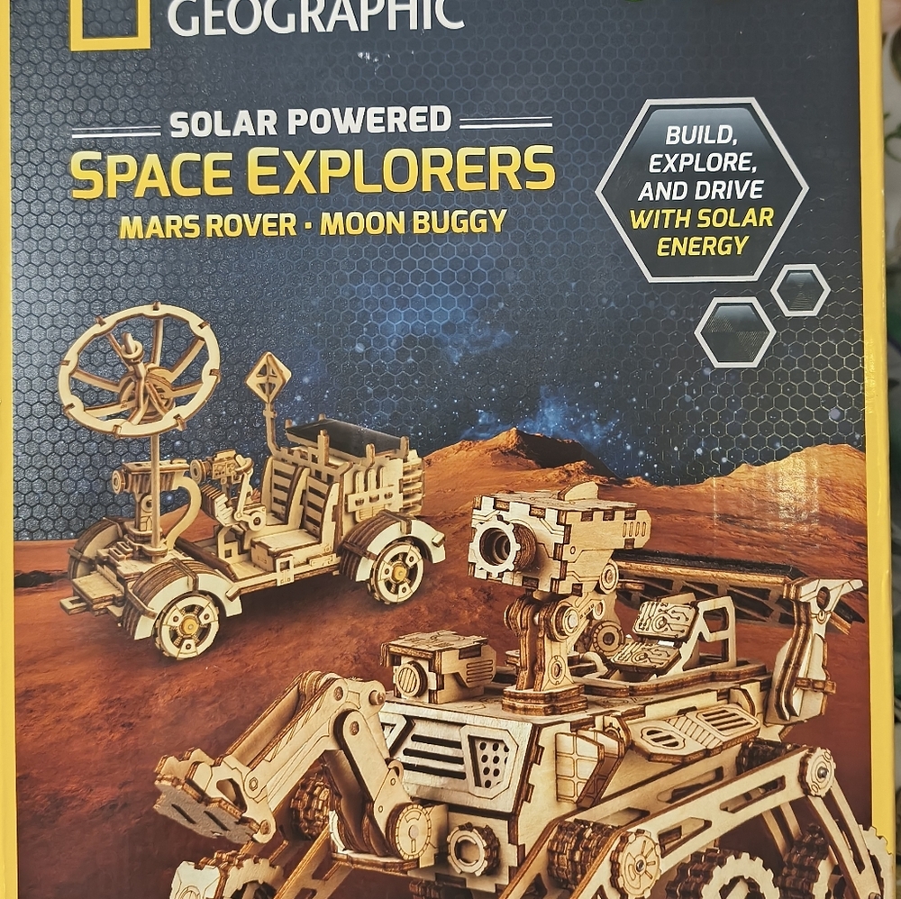 National Geographic Solar Space Kit For 12 Years And Older. Build And Explore